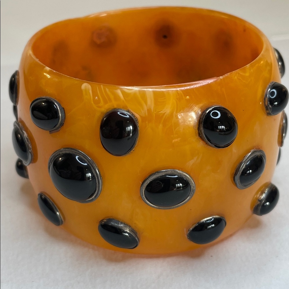 1950's Vintage Orange Resin 3D Black Dots Bangle Bracelet - Picture 4 of 7